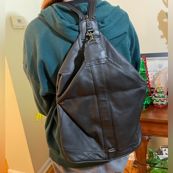 Vintage Handbags - Vintage Black Genuine Leather backpack purse